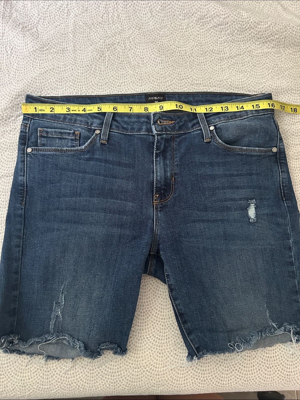 Just Black Women's Medium Blue Boyfriend Denim Shorts